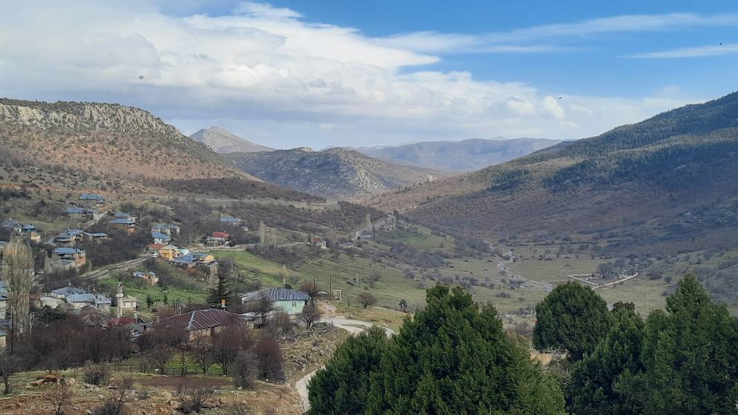 Konya'da bir şelale var 'gün yüzü görmeden' suyu çekiliyor!  Eskiler buraya sahraya gelirmiş 7